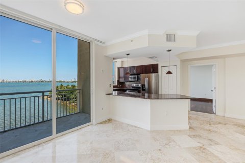 Condo in Miami, Florida, 3 bedrooms  № 2004753 - photo 16