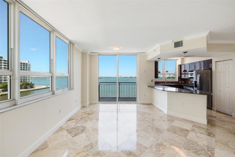 Condo in Miami, Florida, 3 bedrooms  № 2004753 - photo 23