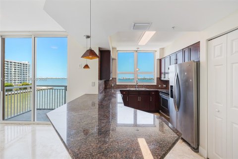 Condo in Miami, Florida, 3 bedrooms  № 2004753 - photo 17