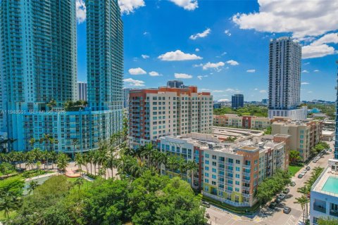 Condo in Miami, Florida, 3 bedrooms  № 2004753 - photo 5
