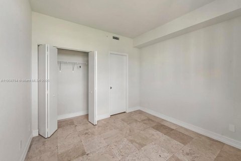 Condominio en alquiler en Miami, Florida, 2 dormitorios, 104.05 m2 № 1956516 - foto 12