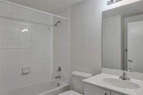 Condominio en alquiler en Miami, Florida, 2 dormitorios, 104.05 m2 № 1956516 - foto 20