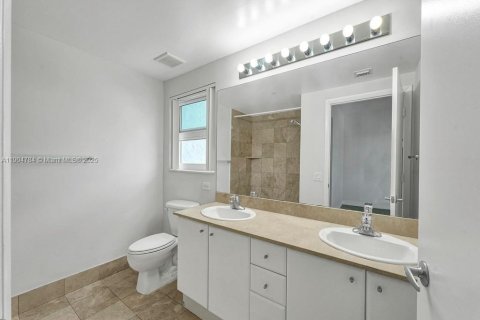 Condominio en alquiler en Miami, Florida, 2 dormitorios, 104.05 m2 № 1956516 - foto 27