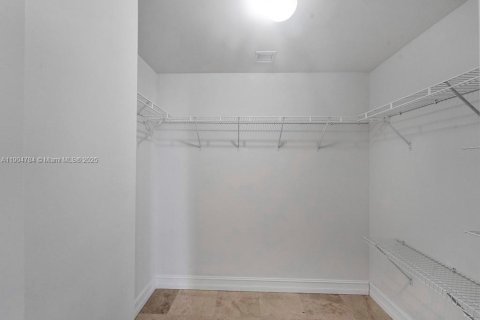 Condominio en alquiler en Miami, Florida, 2 dormitorios, 104.05 m2 № 1956516 - foto 30