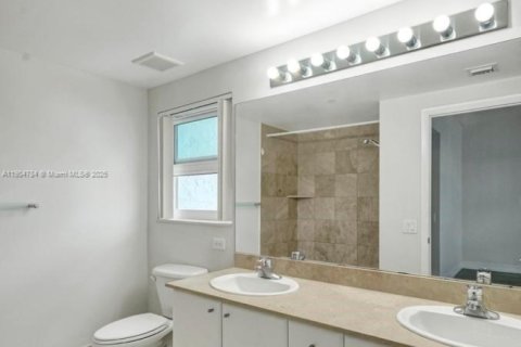 Condominio en alquiler en Miami, Florida, 2 dormitorios, 104.05 m2 № 1956516 - foto 28