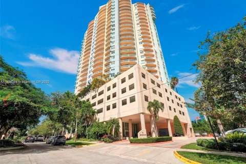 Condominio en alquiler en Miami, Florida, 2 dormitorios, 104.05 m2 № 1956516 - foto 21