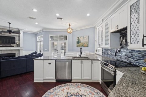 House in Lakeland, Florida 4 bedrooms, 256.6 sq.m. № 2418684 - photo 21