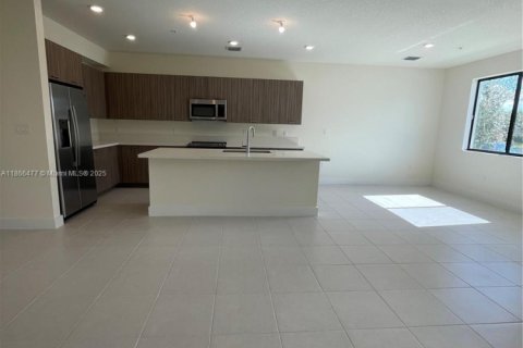 Condo in Doral, Florida, 3 bedrooms  № 1942346 - photo 3