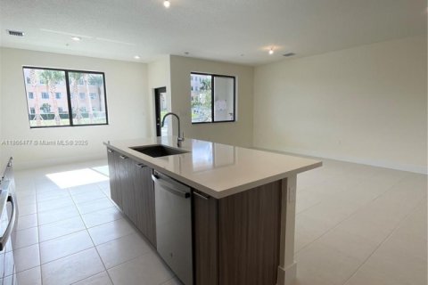 Condo in Doral, Florida, 3 bedrooms  № 1942346 - photo 6