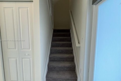 Condo in Doral, Florida, 3 bedrooms  № 1942346 - photo 8