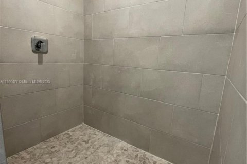 Condo in Doral, Florida, 3 bedrooms  № 1942346 - photo 12