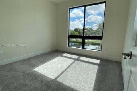Condo in Doral, Florida, 3 bedrooms  № 1942346 - photo 10
