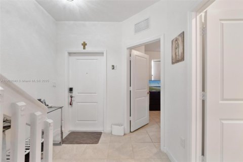 Adosado en venta en Homestead, Florida, 3 dormitorios, 123.37 m2 № 1966186 - foto 16