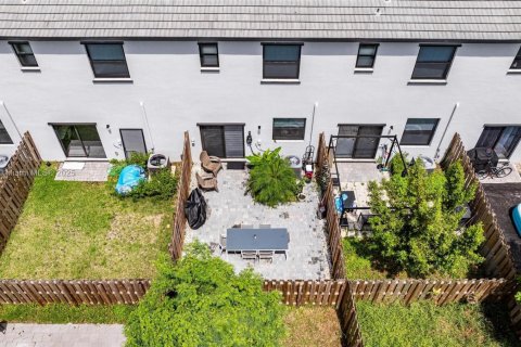 Adosado en venta en Homestead, Florida, 3 dormitorios, 123.37 m2 № 1966186 - foto 9