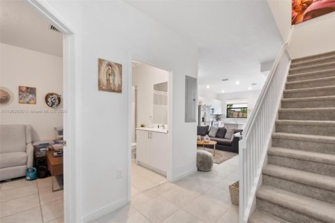 Adosado en venta en Homestead, Florida, 3 dormitorios, 123.37 m2 № 1966186 - foto 17