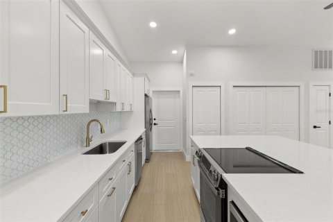 Casa en venta en Zephyrhills, Florida, 2 dormitorios, 159.05 m2 № 1831813 - foto 11