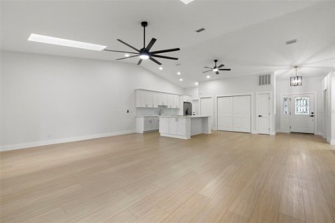 Casa en venta en Zephyrhills, Florida, 2 dormitorios, 159.05 m2 № 1831813 - foto 7