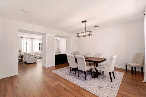 Casa en venta en Orlando, Florida, 5 dormitorios, 306.39 m2 № 2221474 - foto 7