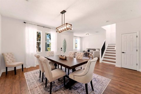 Casa en venta en Orlando, Florida, 5 dormitorios, 306.39 m2 № 2221474 - foto 8