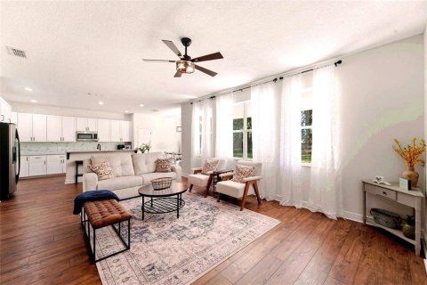 Casa en venta en Orlando, Florida, 5 dormitorios, 306.39 m2 № 2221474 - foto 11