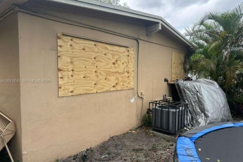 Casa en West Park, Florida 4 dormitorios, 106.74 m2 № 2076468