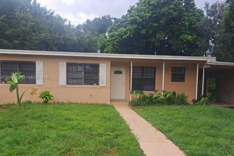 Casa en venta en West Park, Florida, 4 dormitorios, 106.74 m2 № 2076468 - foto 8