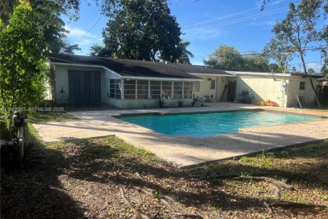 Купить виллу или дом в Майами, Флорида 3 спальни, 130.43м2, № 1991609 - фото 4