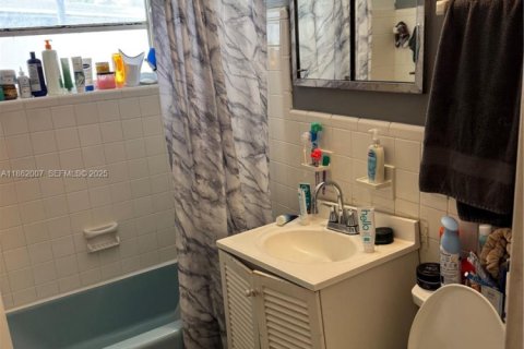 Купить виллу или дом в Майами, Флорида 3 спальни, 130.43м2, № 1991609 - фото 8