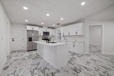 Villa ou maison à vendre à Spring Hill, Floride: 4 chambres, 193.61 m2 № 2420041 - photo 21