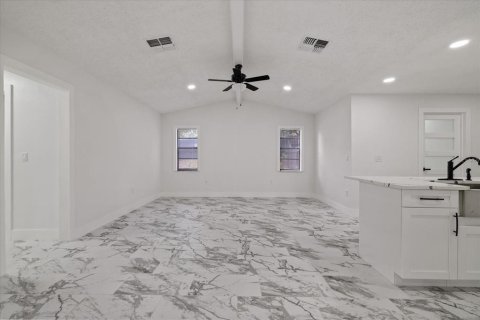 Villa ou maison à vendre à Spring Hill, Floride: 4 chambres, 193.61 m2 № 2420041 - photo 15