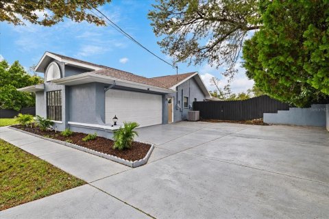 Villa ou maison à vendre à Spring Hill, Floride: 4 chambres, 193.61 m2 № 2420041 - photo 5