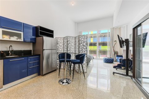 Condominio en venta en Miami, Florida, 47.01 m2 № 1825873 - foto 13