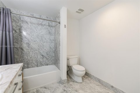 Condominio en venta en Miami, Florida, 47.01 m2 № 1825873 - foto 17
