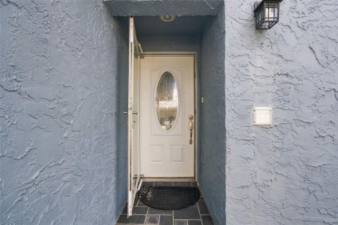 Condo in New Port Richey, Florida, 2 bedrooms  № 2391442 - photo 6