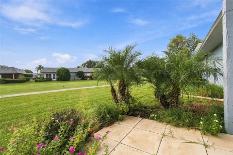 Condo in New Port Richey, Florida, 2 bedrooms  № 2391442 - photo 30