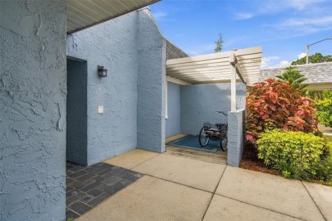 Condo in New Port Richey, Florida, 2 bedrooms  № 2391442 - photo 5