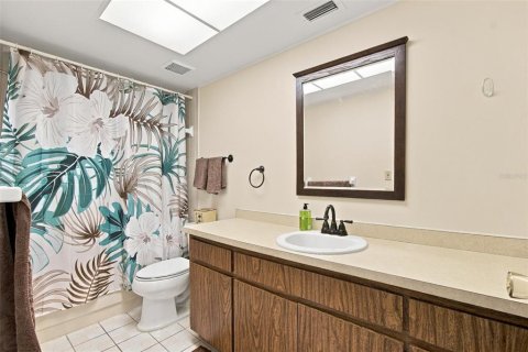 Condo in New Port Richey, Florida, 2 bedrooms  № 2391442 - photo 25