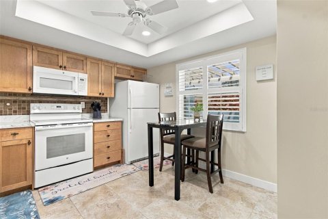 Condo in New Port Richey, Florida, 2 bedrooms  № 2391442 - photo 14