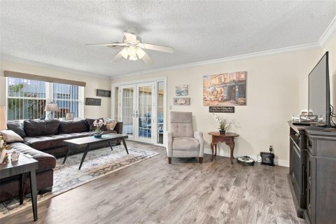 Condo in New Port Richey, Florida, 2 bedrooms  № 2391442 - photo 8