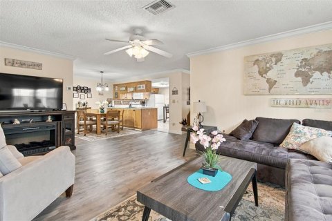 Condo in New Port Richey, Florida, 2 bedrooms  № 2391442 - photo 10