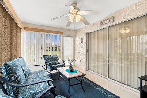 Condo in New Port Richey, Florida, 2 bedrooms  № 2391442 - photo 26