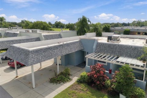 Condo in New Port Richey, Florida, 2 bedrooms  № 2391442 - photo 2