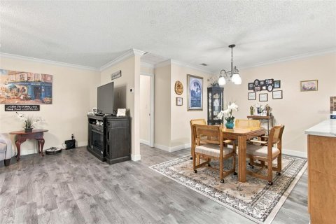 Condo in New Port Richey, Florida, 2 bedrooms  № 2391442 - photo 16