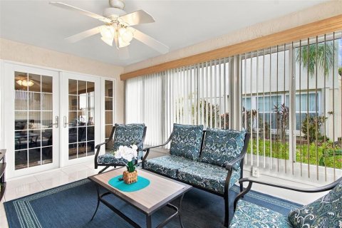 Condo in New Port Richey, Florida, 2 bedrooms  № 2391442 - photo 28