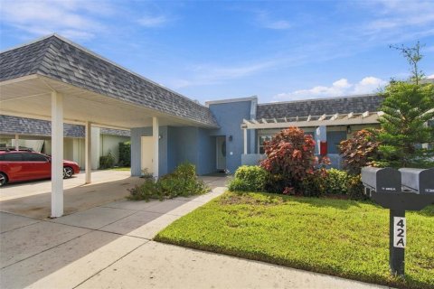 Condo in New Port Richey, Florida, 2 bedrooms  № 2391442 - photo 3