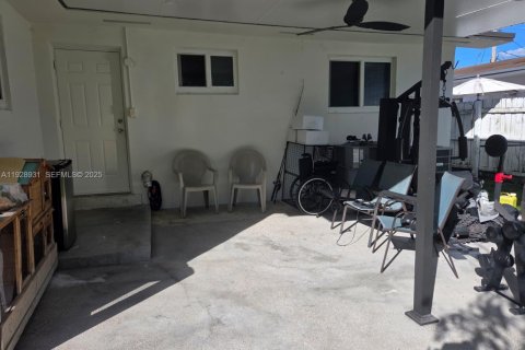 Снять в аренду виллу или дом в Майами, Флорида 4 спальни, 212.19м2, № 1987841 - фото 14