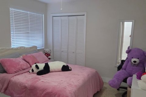 Снять в аренду виллу или дом в Майами, Флорида 4 спальни, 212.19м2, № 1987841 - фото 9