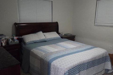 Снять в аренду виллу или дом в Майами, Флорида 4 спальни, 212.19м2, № 1987841 - фото 8