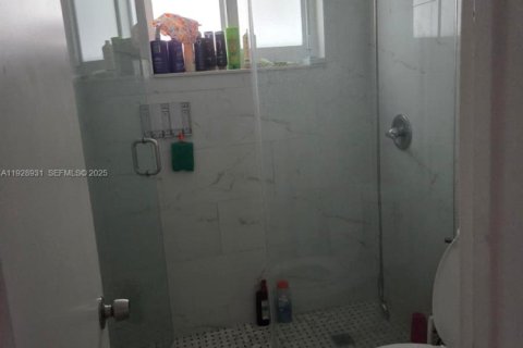 Снять в аренду виллу или дом в Майами, Флорида 4 спальни, 212.19м2, № 1987841 - фото 12