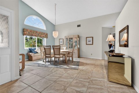 House in Tierra Verde, Florida 3 bedrooms, 211.54 sq.m. № 2204092 - photo 10